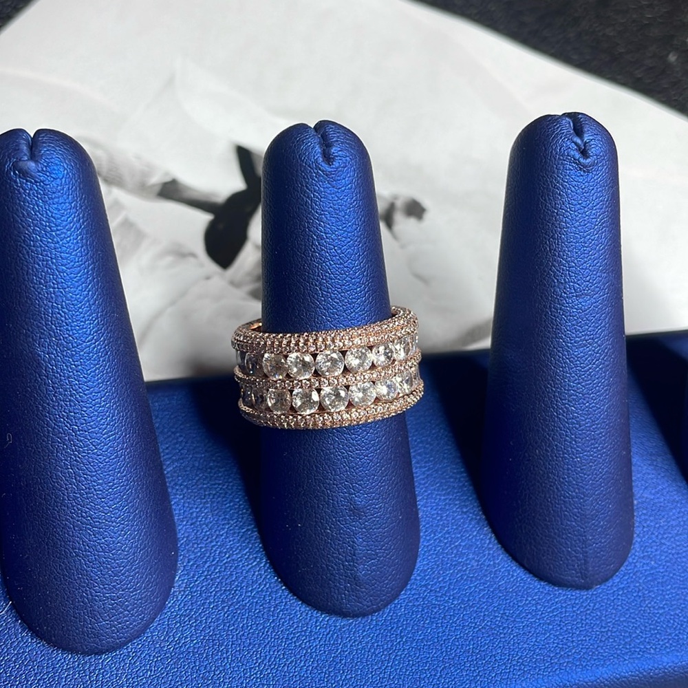 Men’s rose gold infinite ring